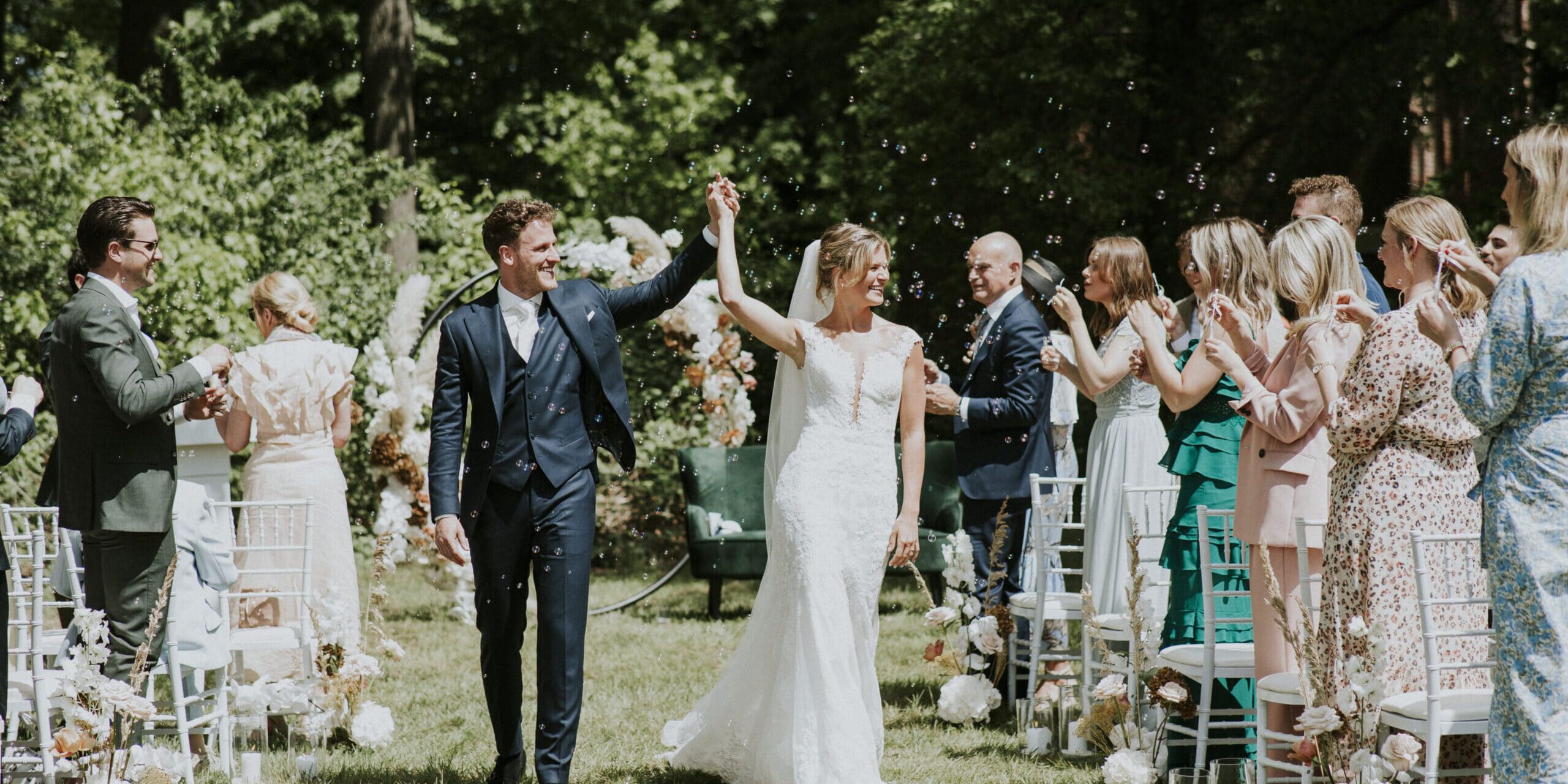 Bruiloft Lars & Dominique – De Kerk Oostelbeers Bruiloft Lars & Dominique - De Kerk Oostelbeers